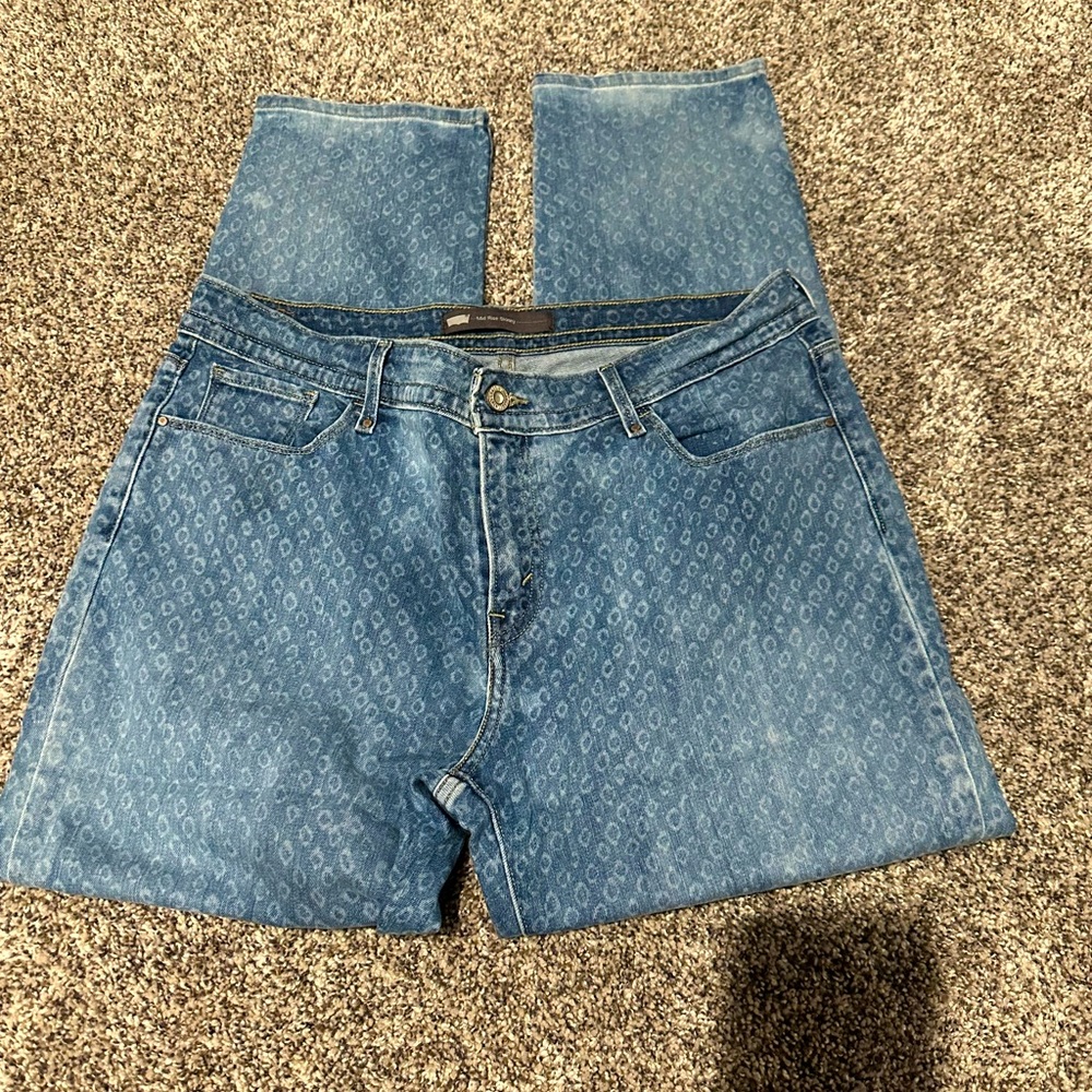 Levi Mid Rise Skinny Jeans